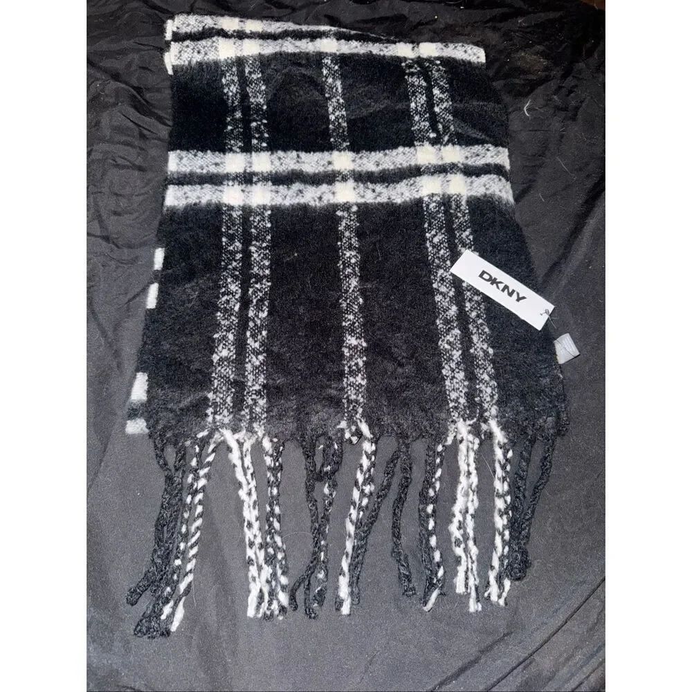NWT DKNY scarf